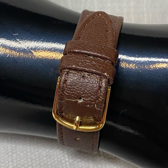 Vintage Carriage by Timex Women’s Watch - Picture 2 of 5